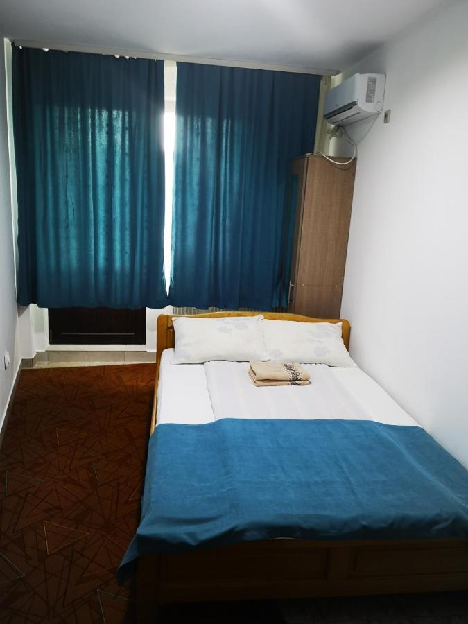 Pensiunea Mikelis International Hotell Curtea de Argeş Eksteriør bilde