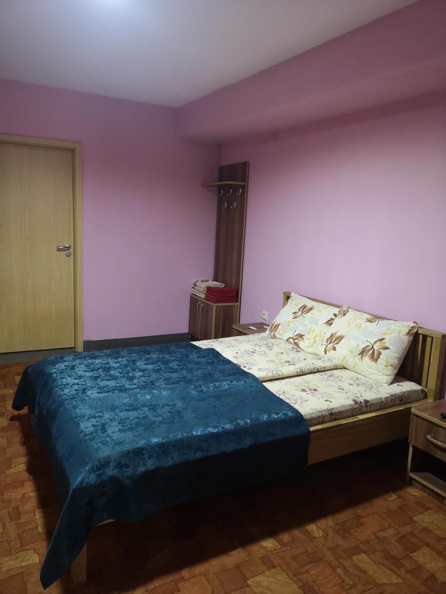 Pensiunea Mikelis International Hotell Curtea de Argeş Eksteriør bilde